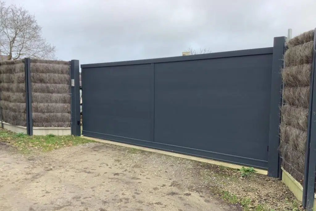 Portail sur mesure aluminium made in Guérande