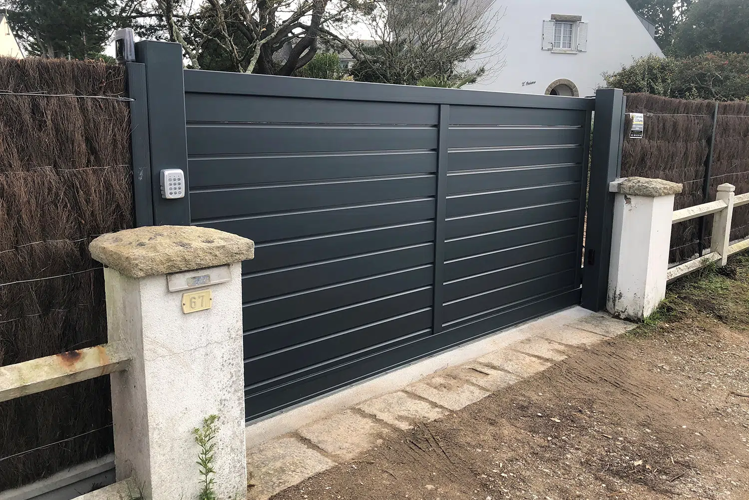 Portail sur mesure aluminium made in Guérande